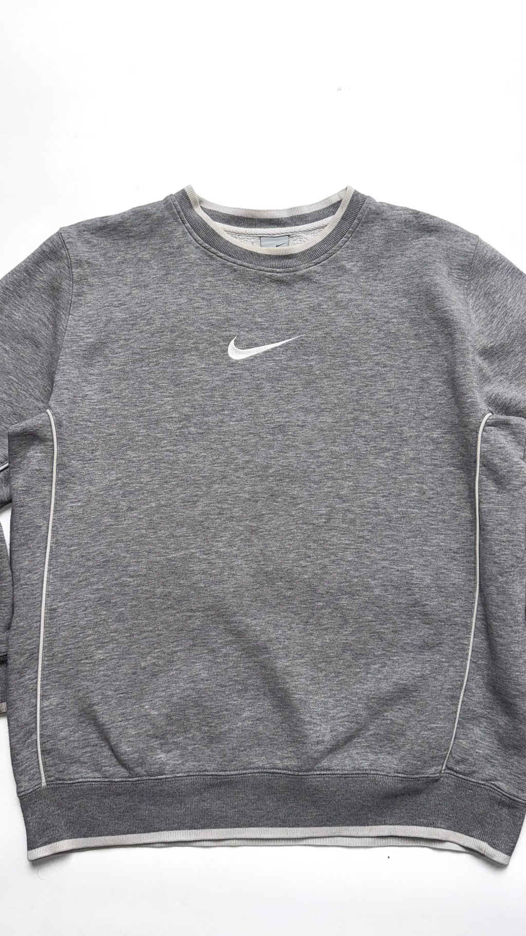 2000s Vintage Nike Middle Swoosh Grey Crewneck