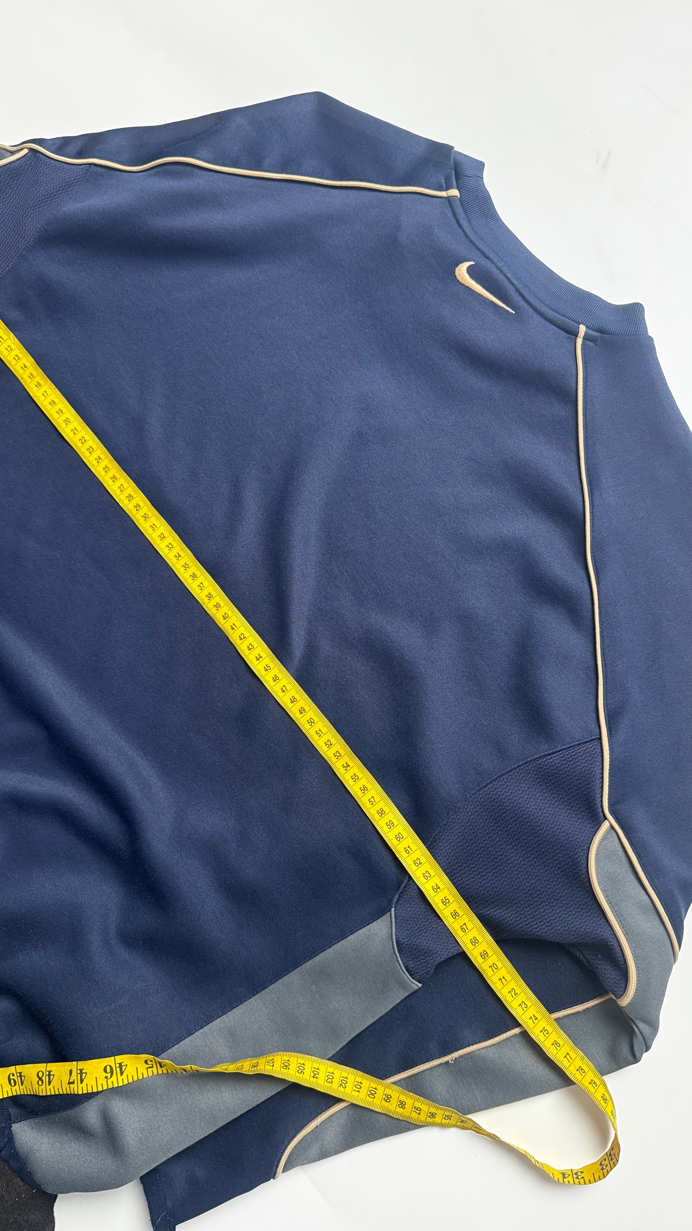 90s Nike “Shield” Middle swoosh Crewneck