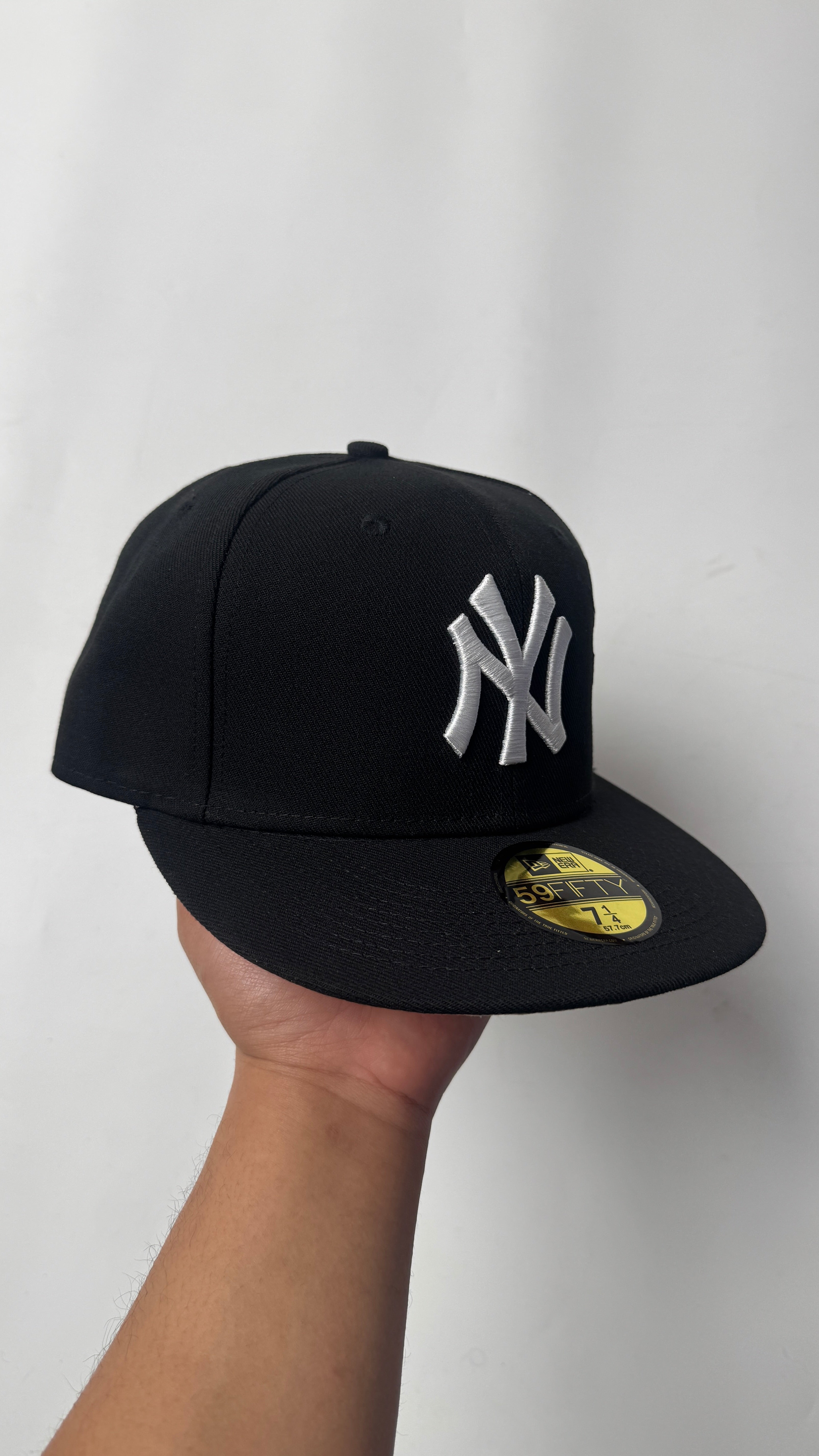 New Era Black Bird “NY” CAP