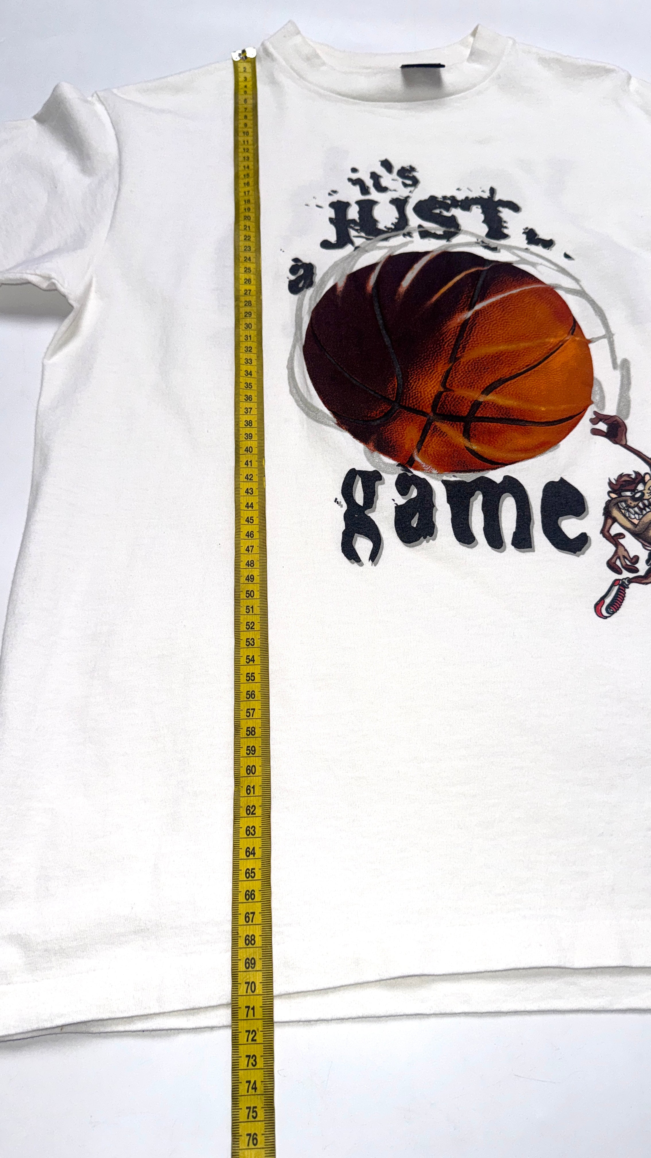 1996 TAZ Basketball Vintage Graphic T shirt