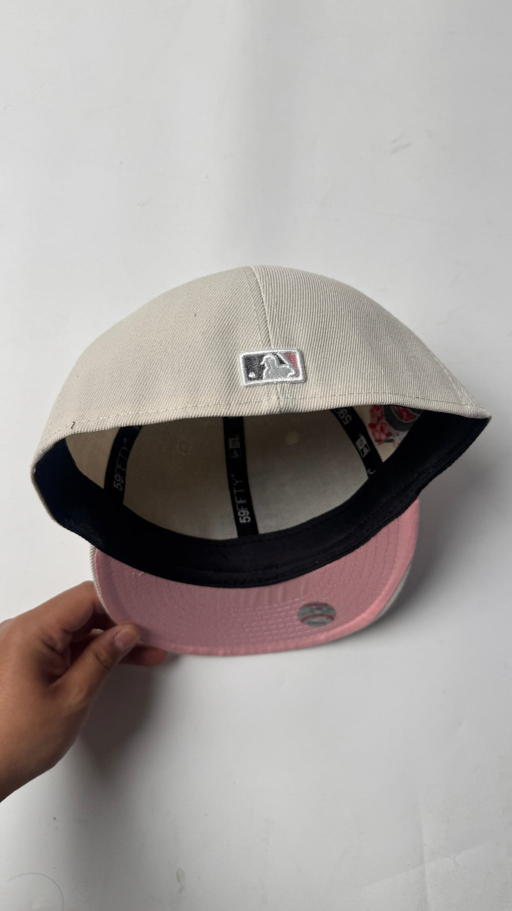 New Era Cream And pink “LA Dodgers” CAP