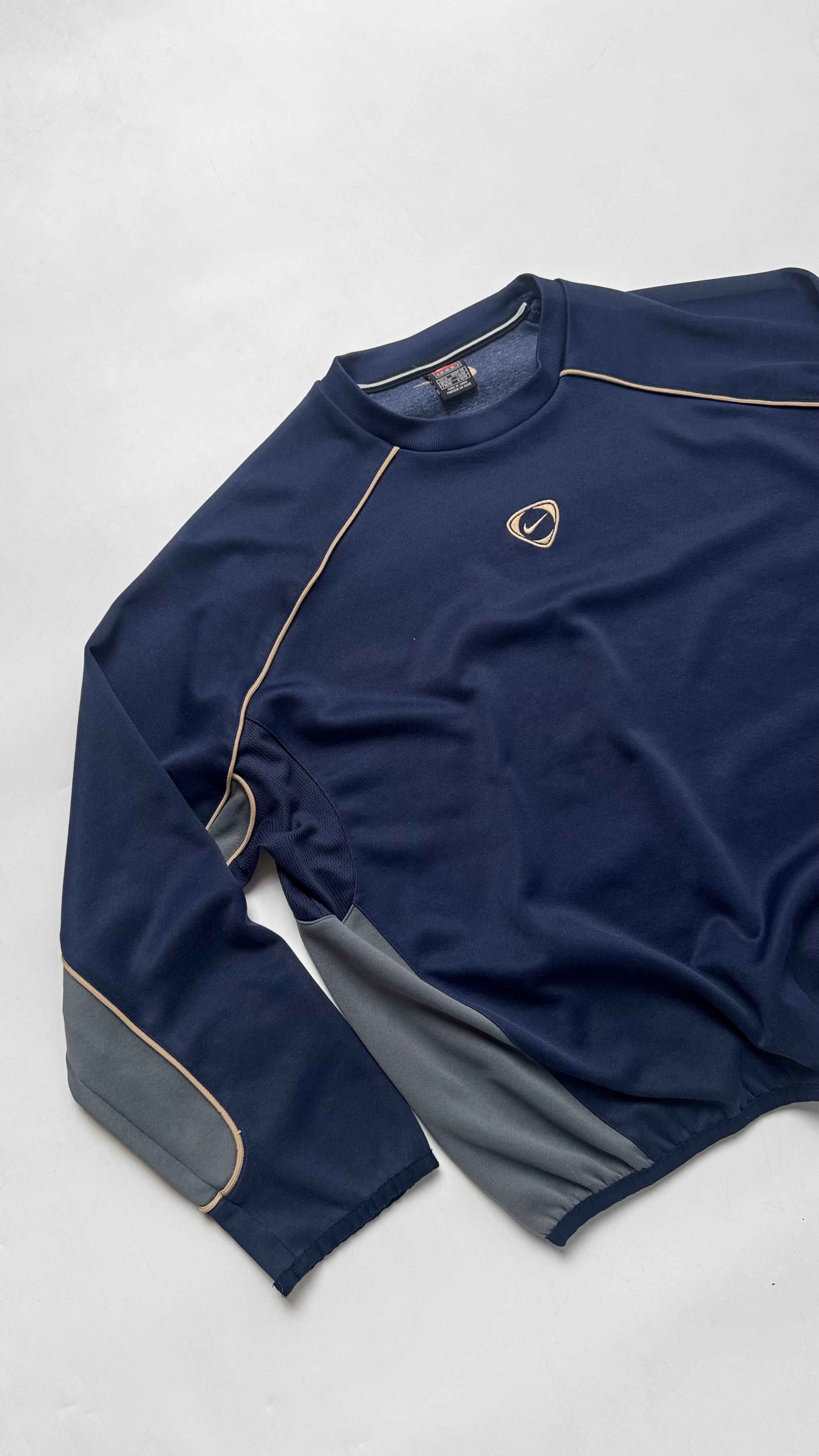 90s Nike “Shield” Middle swoosh Crewneck