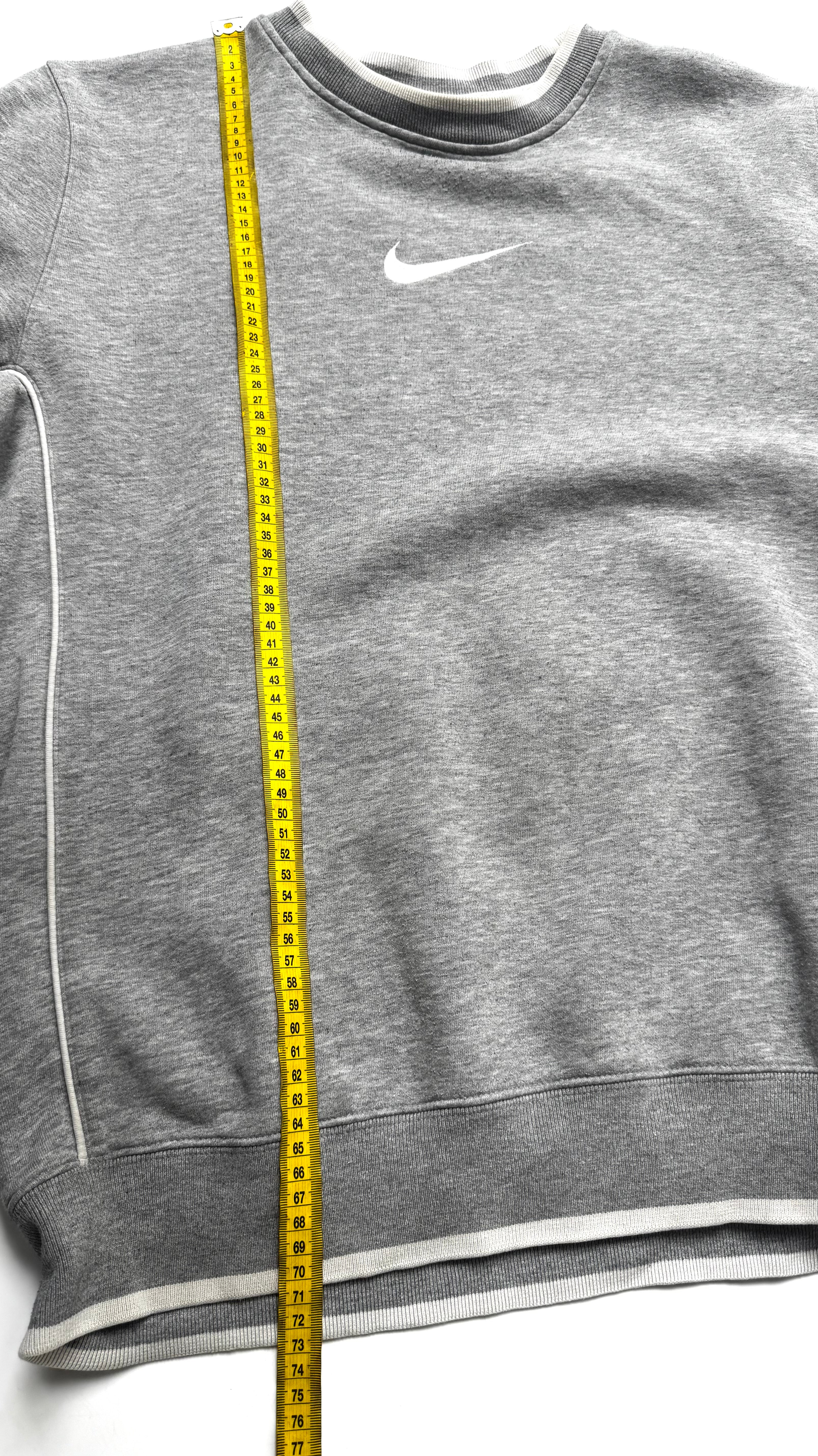 2000s Vintage Nike Middle Swoosh Grey Crewneck
