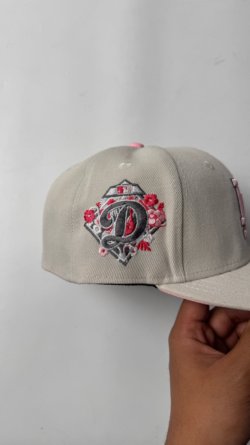 New Era Cream And pink “LA Dodgers” CAP
