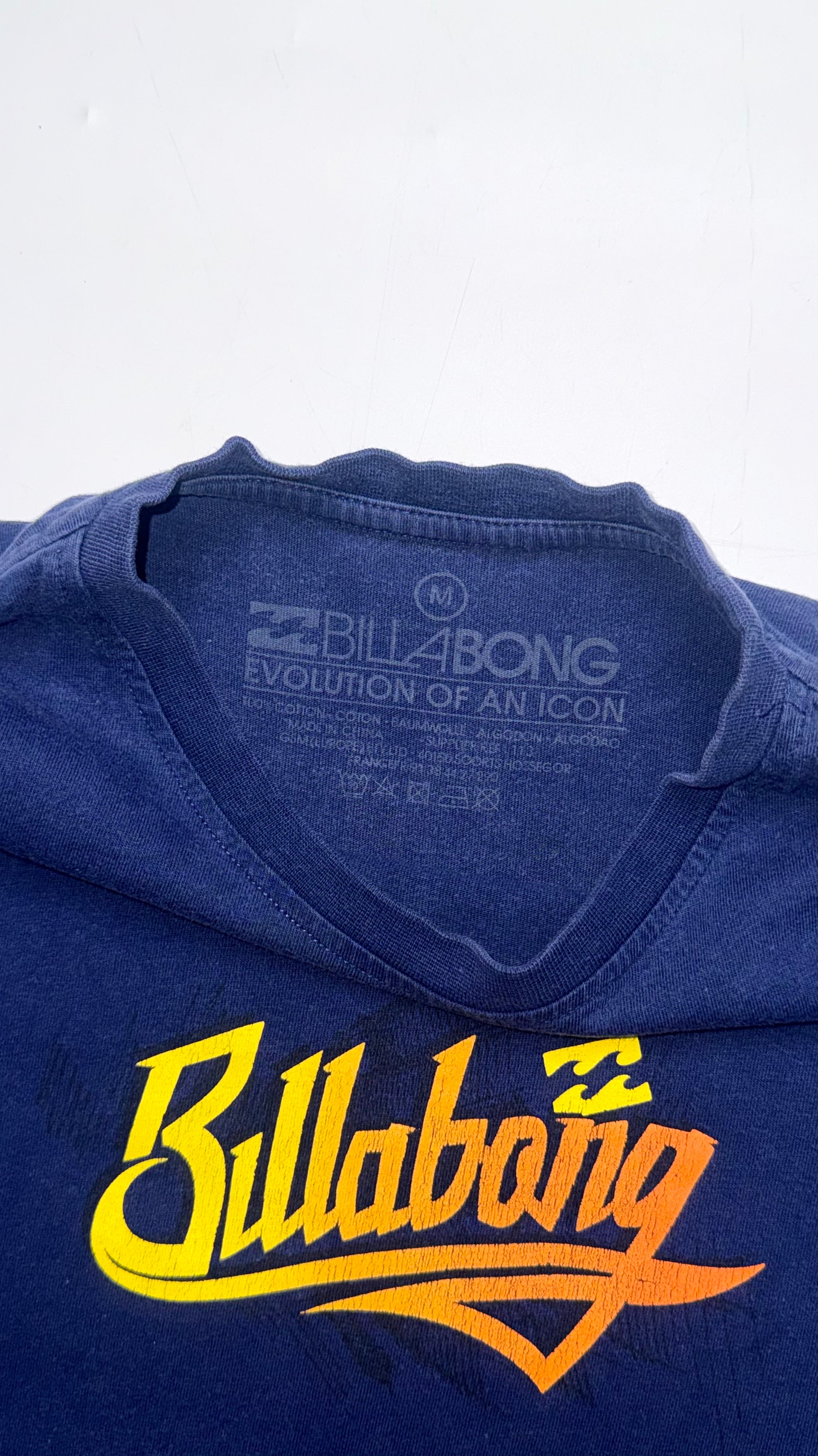 2000s Billabong Graphic T shirt