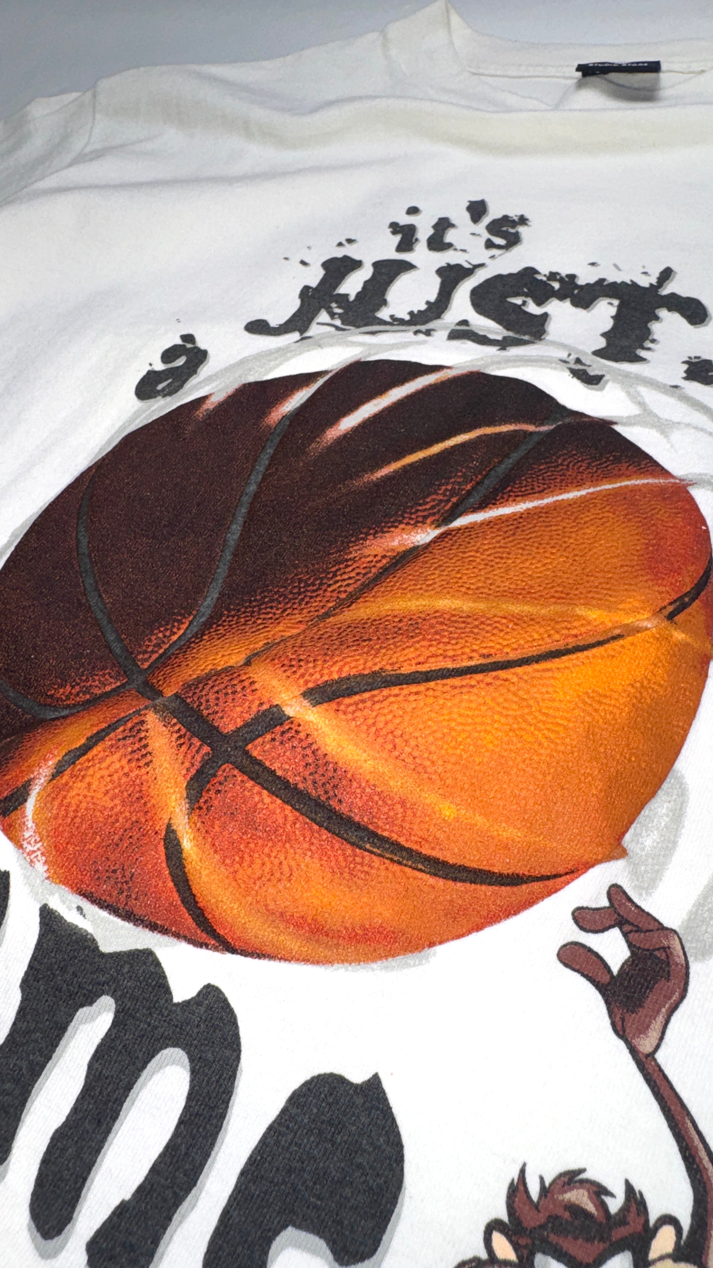 1996 TAZ Basketball Vintage Graphic T shirt