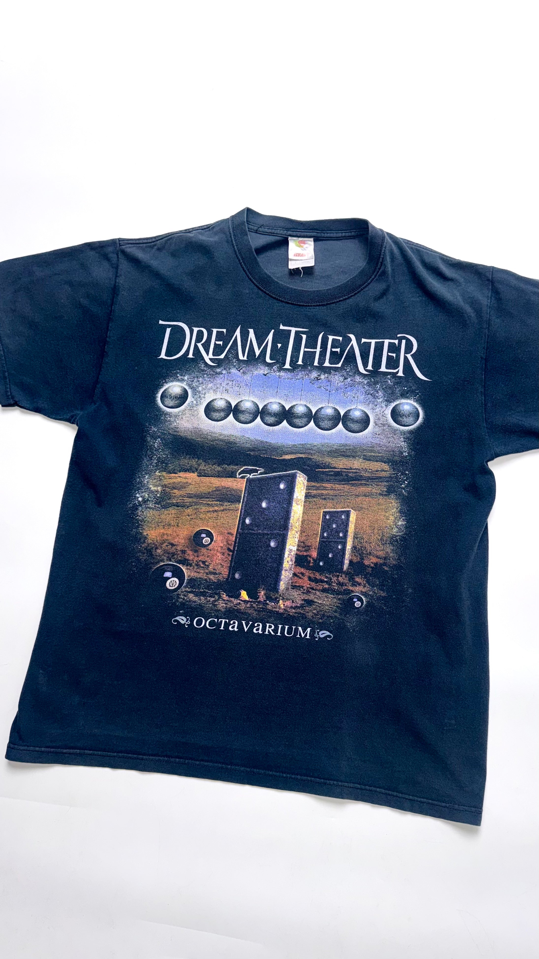 2000s Vintage “Dream•Theater” Graphic T shirt