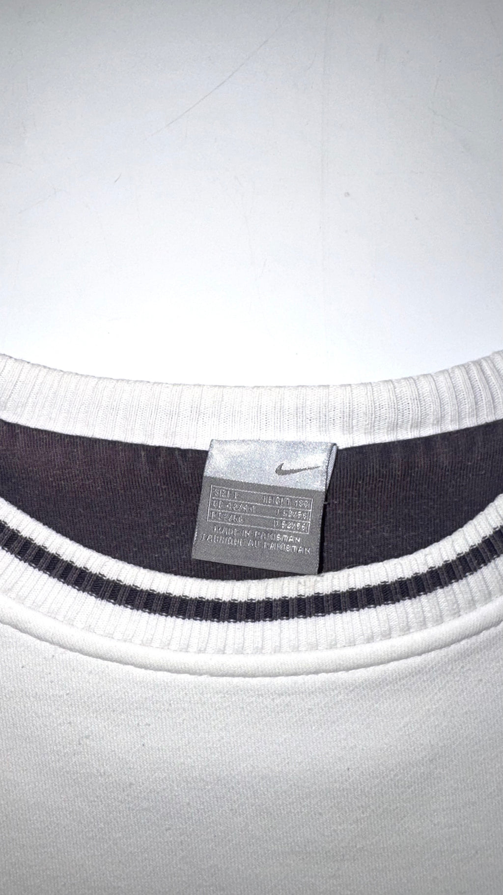 2000s Nike White Middle swoosh Crewneck
