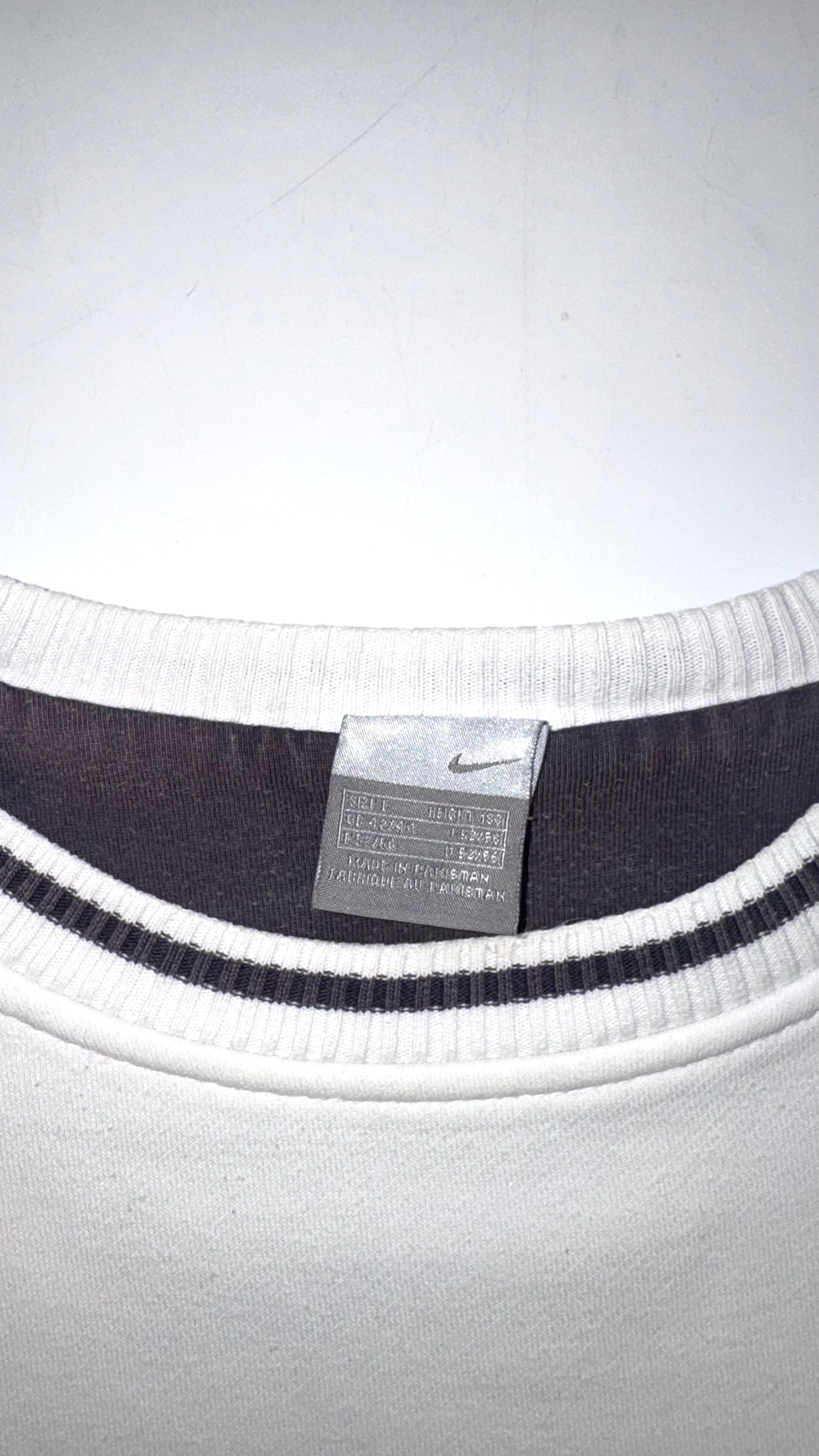 2000s Nike White Middle swoosh Crewneck