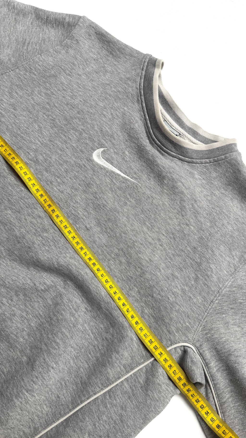 2000s Vintage Nike Middle Swoosh Grey Crewneck